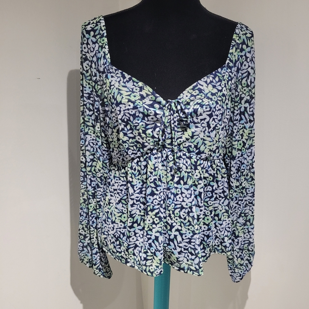 Madison & Berkeley Women's Floral Empire Waist Babydoll Top Med Blue Coquette